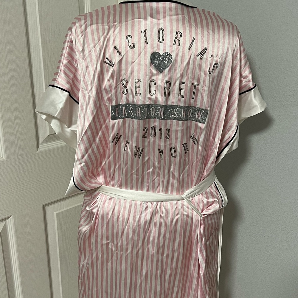 Victoria’s Secret Angel Costume - Picture 3 of 10